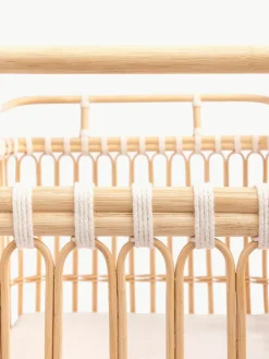 Handgemaakte babybed Paul van rotan