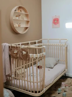 Handgemaakte babybed Paul van rotan