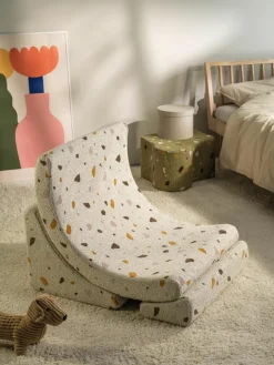 Handgemaakte bouclé kinderfauteuil Moon