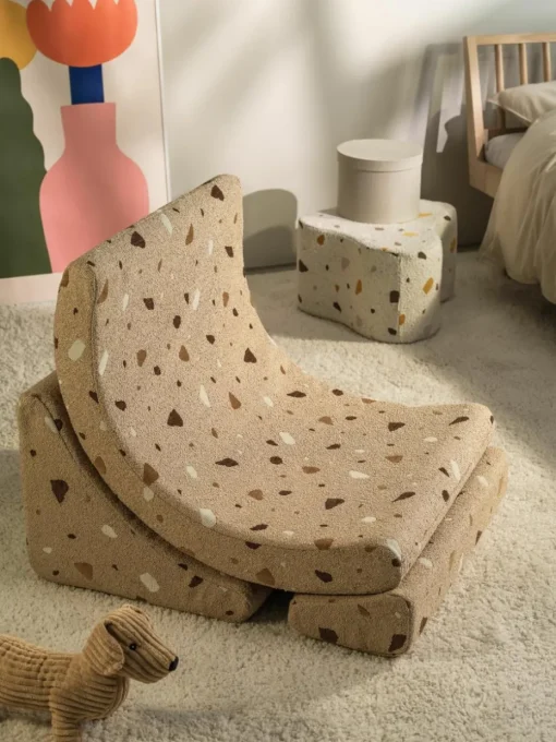 Handgemaakte bouclé kinderfauteuil Moon