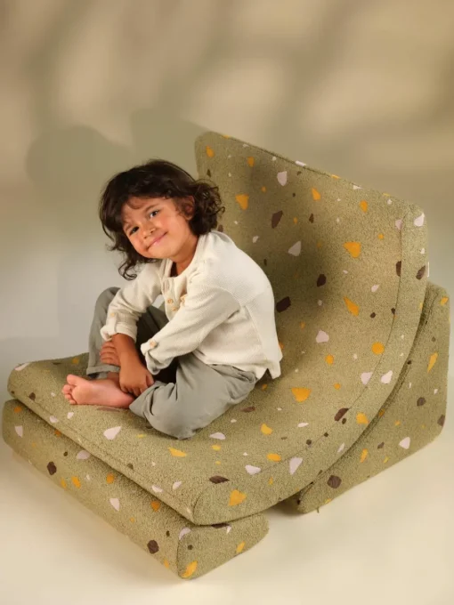 Handgemaakte bouclé kinderfauteuil Moon