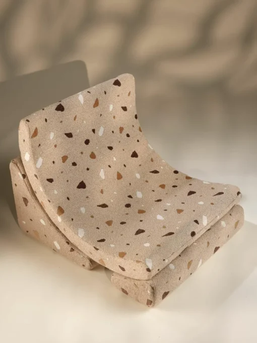Handgemaakte bouclé kinderfauteuil Moon