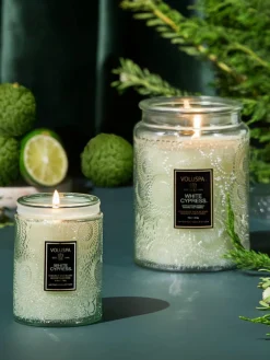Handgemaakte geurkaars Japonica Collection (cipres, jeneverbes, muntblaadjes & hout)