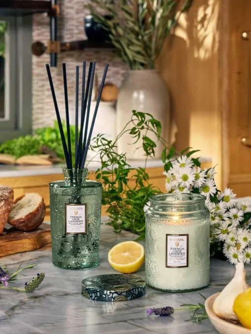 Handgemaakte geurkaars Japonica Collection (cade hout, verbena & lavendel)