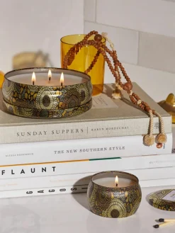 Handgemaakte geurkaars Japonica Collection (amberhars, sandelhout, cederhout & vanille orchidee)