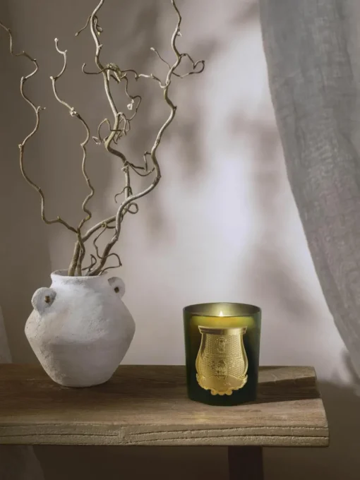 Handgemaakte geurkaars Josephine (Chinese camelia, Egyptische jasmijn & Turkse roos)