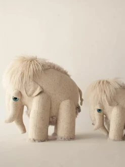 Handgemaakte knuffelkussen Mammoth, in verschillende formaten