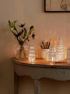 Handgemaakte lichthuisje Urbania van keramiek