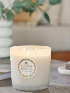 Handgemaakte 3-lonts geurkaars Maison Blanc (eucalyptus, kardemom, saliekleurig & hinoki-schors)