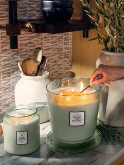 Handgemaakte 5-lonts geurkaars Japonica Collection (cade hout, verbena & lavendel)