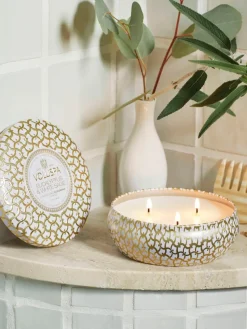 Handgemaakte 3-lonts geurkaars Maison Blanc (eucalyptus, kardemom, saliekleurig & hinoki-schors)