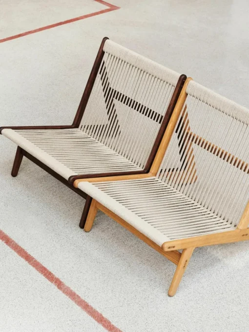 Handgemaakte loungefauteuil MR01 Initial van eikenhout met stoelkussen