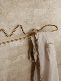 Handgemaakte metalen wandhanddoekhouder Curvature