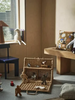 Handgemaakte speelhuis A-house van rotan