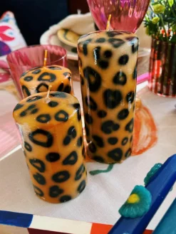 Handgemaakte stompkaars Leopard, H 10 cm