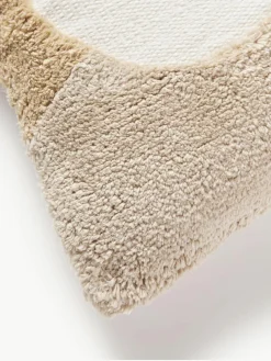 Handgetufte kussenhoes Malu met decoraties