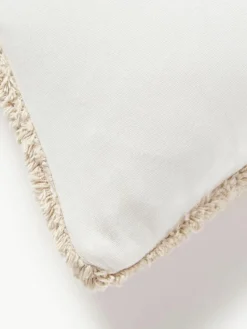 Handgetufte kussenhoes Malu met decoraties