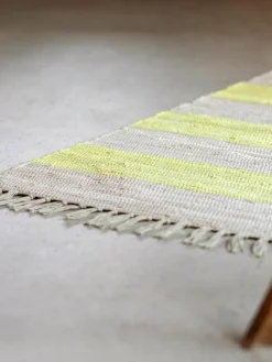 Handgeweven katoenen vloerkleed Chindi met franjes