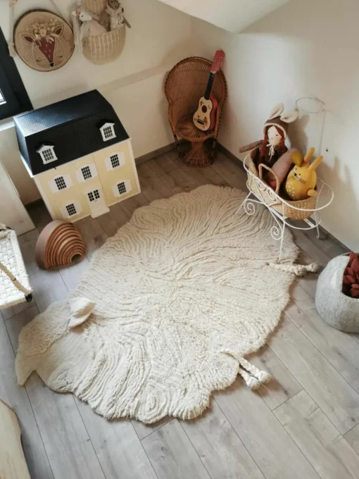 Handgeweven kindervloerkleed Sheep van wol, wasbaar