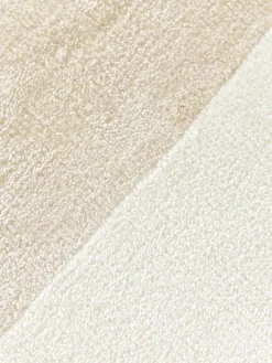 Handgeweven viscose loper Wavy met golvende rand