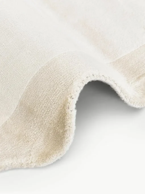 Handgeweven viscose loper Wavy met golvende rand