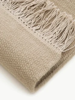 Handgeweven wollen vloerkleed Liv met franjes