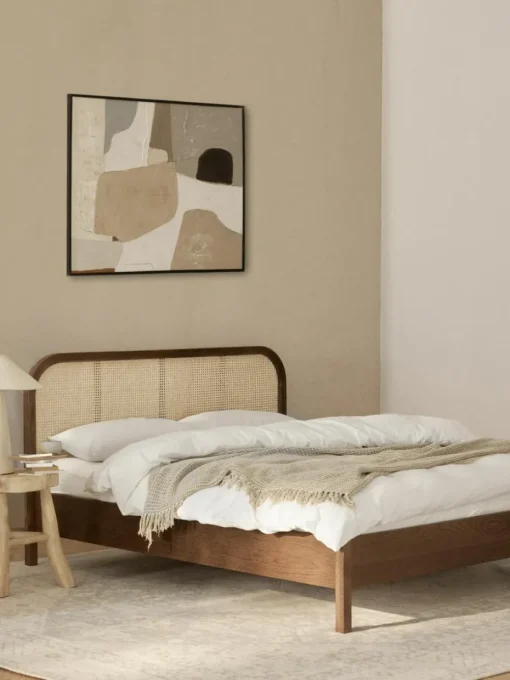 Houten bed Jones met hoofdeinde van Weens vlechtwerk