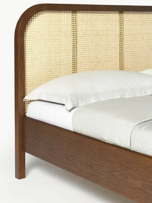 Houten bed Jones met hoofdeinde van Weens vlechtwerk