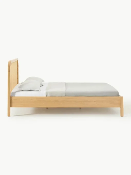 Houten bed Jones met hoofdeinde van Weens vlechtwerk