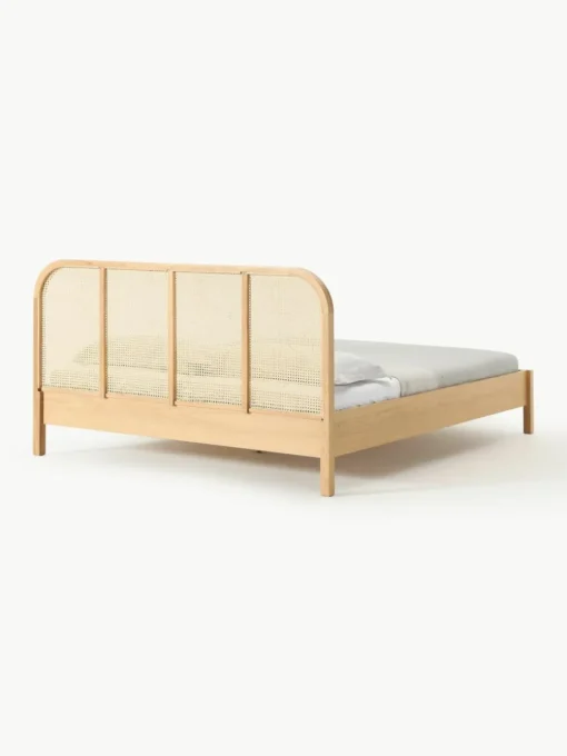 Houten bed Jones met hoofdeinde van Weens vlechtwerk