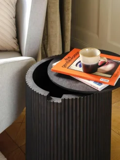Houten bijzettafel Nele met opbergruimte