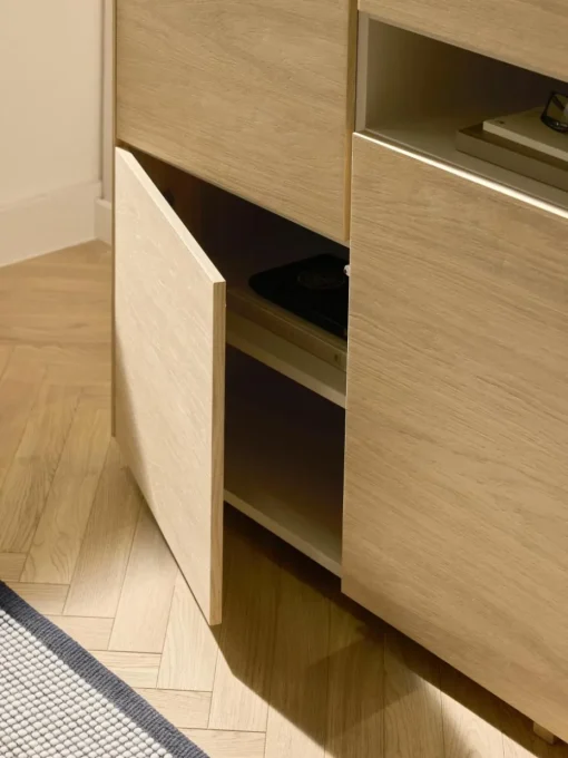 Houten dressoir Larsen