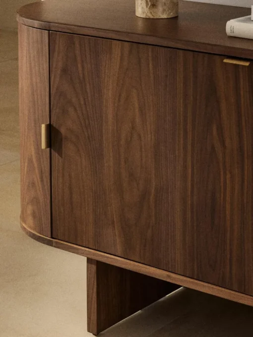 Houten dressoir Zumi met afgeronde hoeken