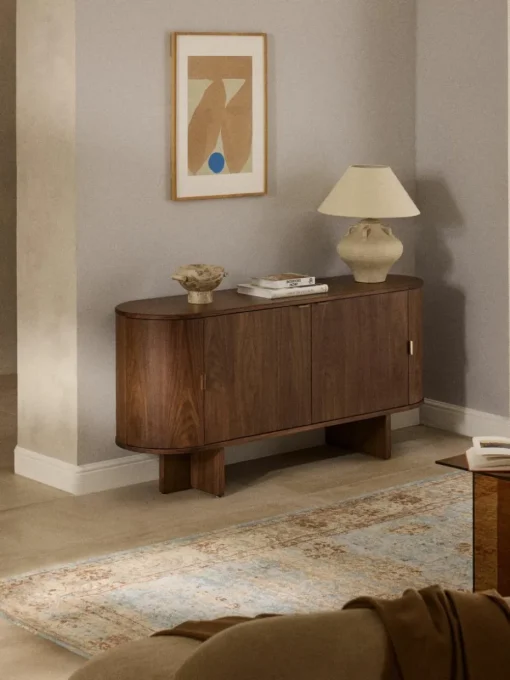 Houten dressoir Zumi met afgeronde hoeken