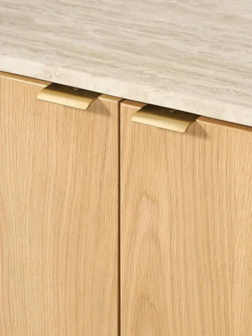 Houten dressoir Zumi met afgeronde hoeken en travertijn blad