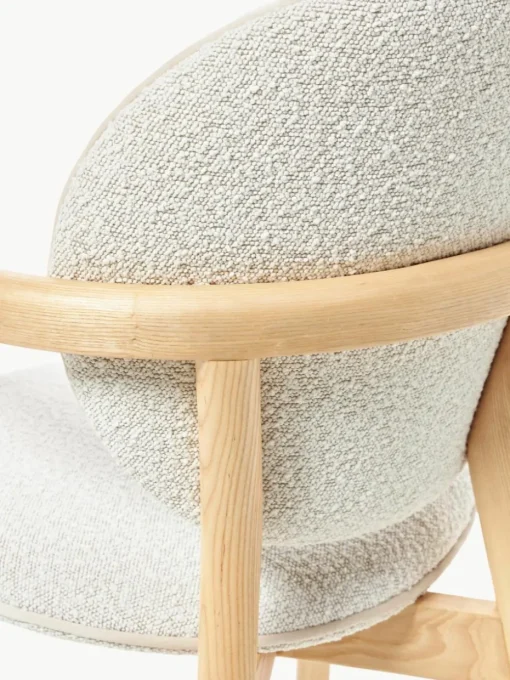 Houten stoel Maia met bouclé bekleding