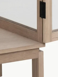 Houten vitrinekast Linley met glazen deuren