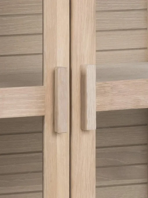 Houten vitrinekast Linley met glazen deuren