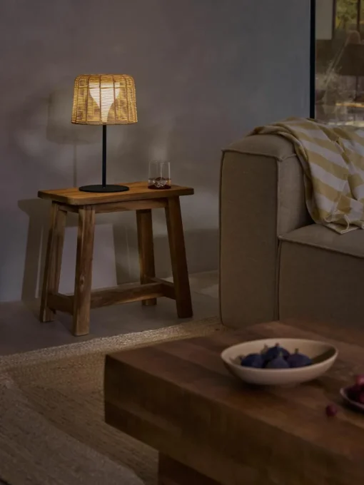 In- & outdoor Solar LED-Lamp Kyra met rotan kap