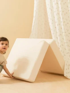 3in1 fluwelen slaapmatras, zitzak en speeltafel Sleepover