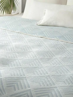 Jacquard bedsprei Milano met grafisch patroon