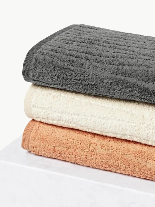 Katoenen handdoek Audrina in verschillende formaten