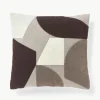 Katoenen kussenhoes Nomi met abstracte decoratie