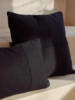 Katoenen kussenhoes Terre met decoratieve naad