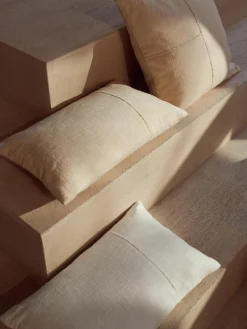 Katoenen kussenhoes Terre met decoratieve naad