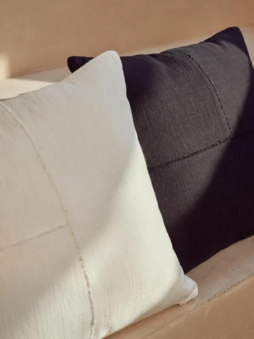 Katoenen kussenhoes Terre met decoratieve naad