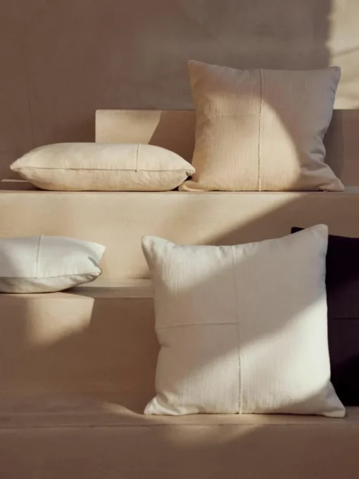 Katoenen kussenhoes Terre met decoratieve naad