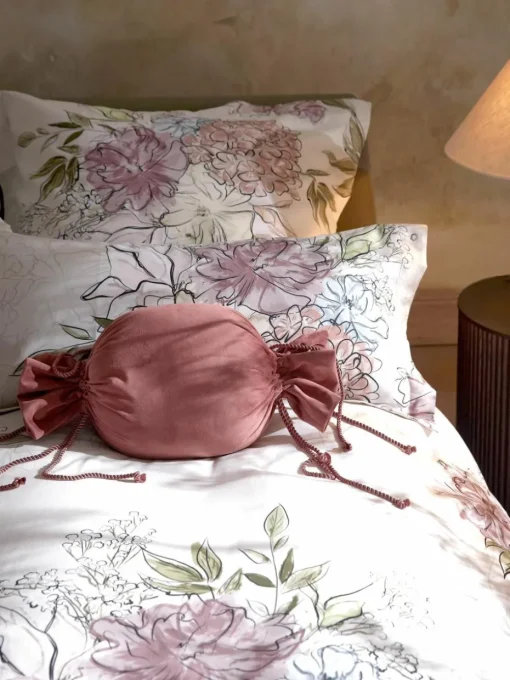 Katoenensatijnen kussenhoes Margot met bloemenprint