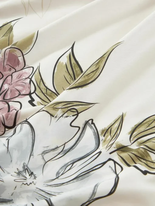 Katoenensatijnen kussenhoes Margot met bloemenprint