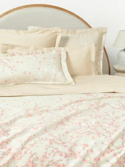 Katoensatijnen dekbedovertrek Sakura met bloemenprint